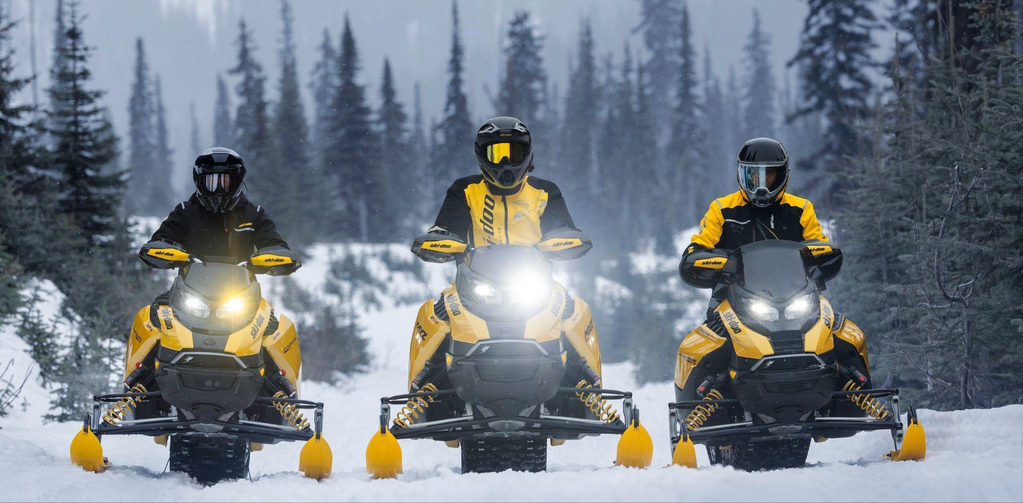 Les éditions 20e anniversaire sont disponibles sur les modèles Ski-Doo MXZ, Renegade et Backcountry.